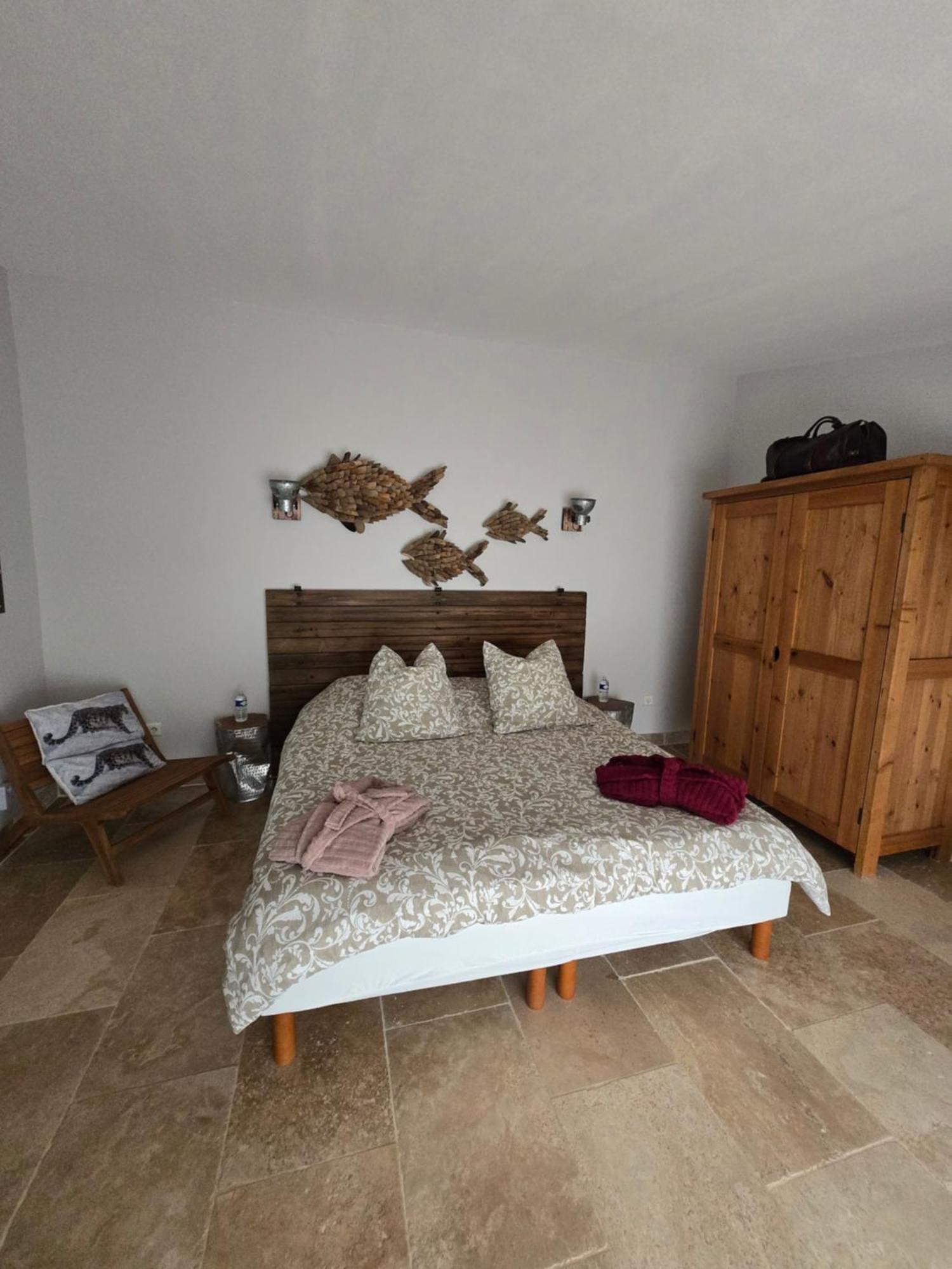 Holiday home Hammam Et Jacuzzi En Provence Caphan